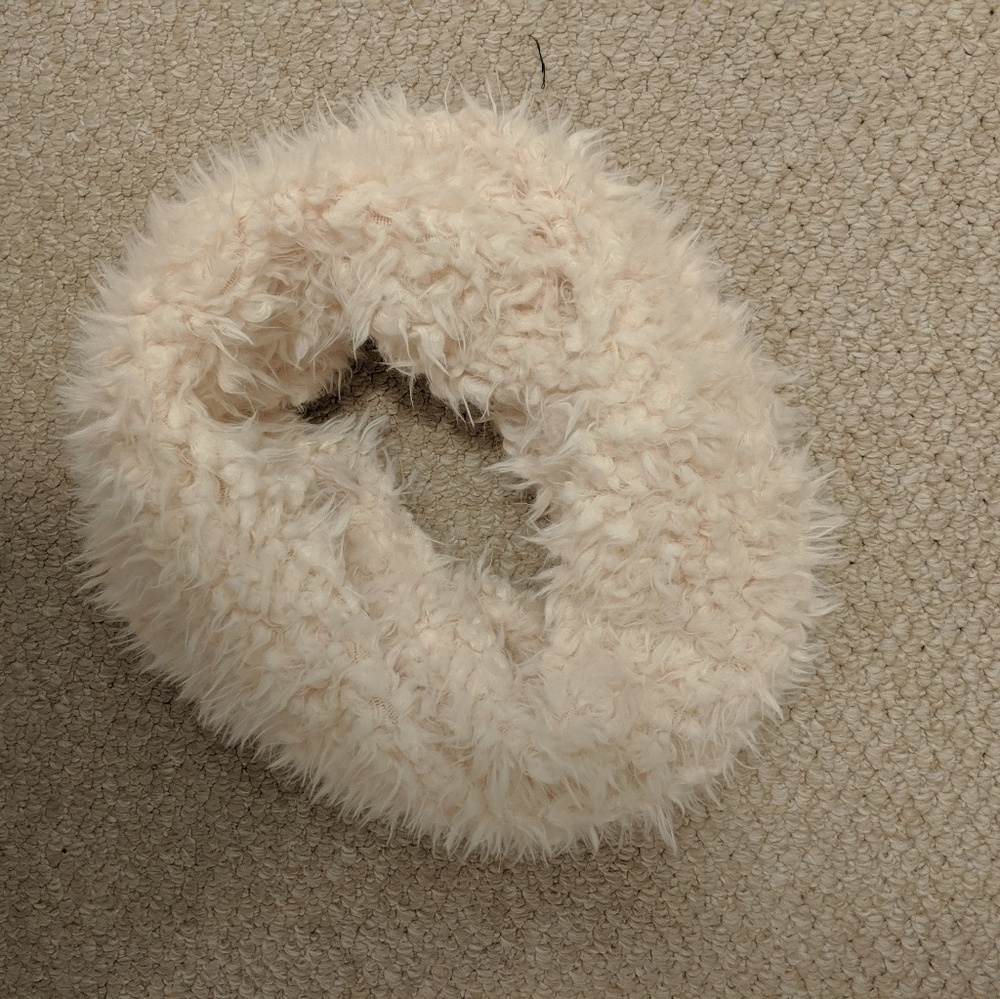 NWOT Really soft scarf